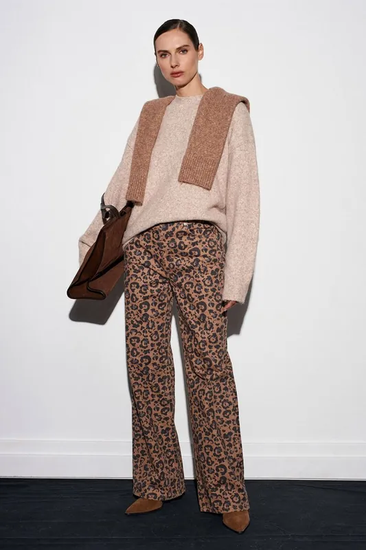 High-Waist Printed Wide-Leg Jeans
