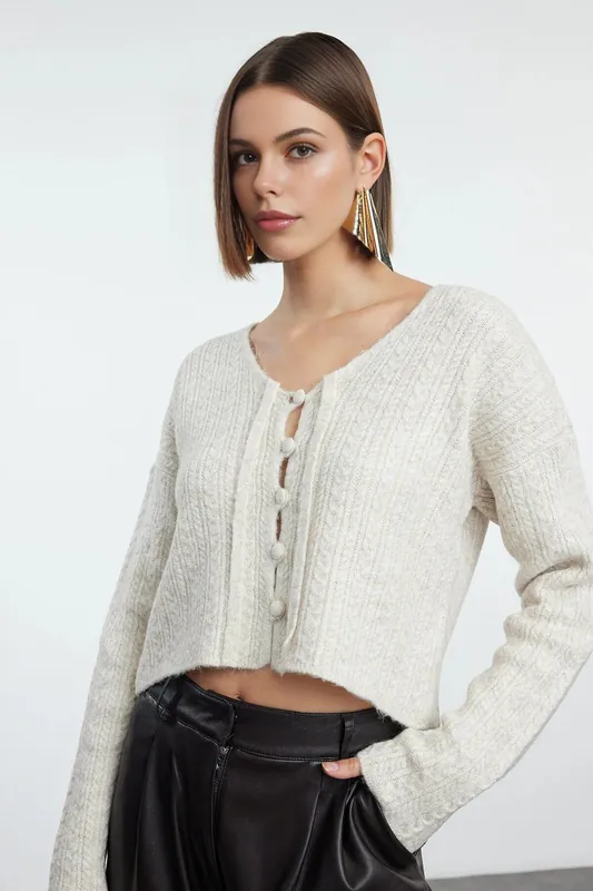 Cropped Ribbed Knit Cardigan Button-Detail