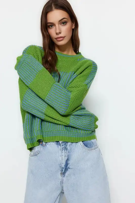 Wide Cut Striped Knit Sweater - WOVCOR