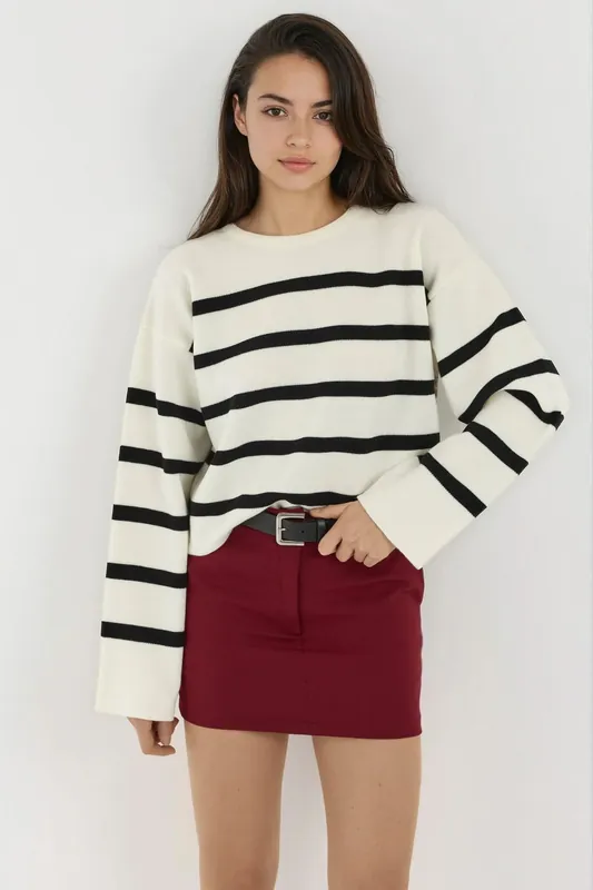 Striped Relaxed Fit Cropped Sweater - Hiccup