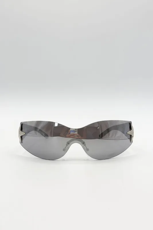 Racer Sunglasses with Star Hinge Detail in Silver - SVNX