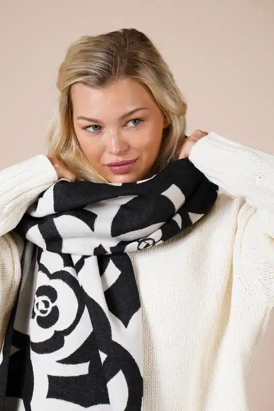 Rose Print Scarf - SVNX