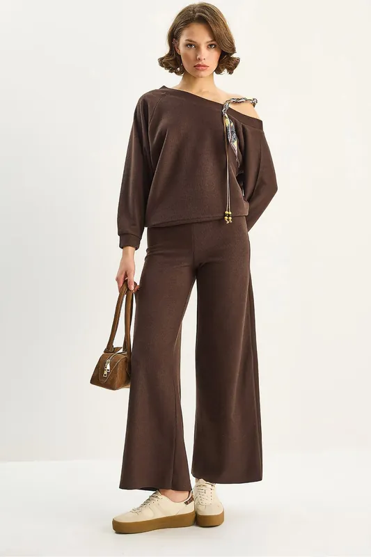 Knitwear Accesiory Detailed Two-Piece Set