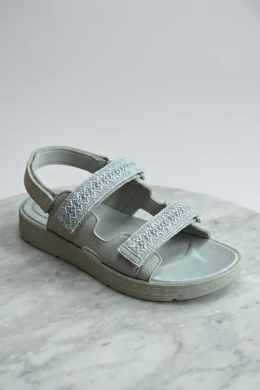 Gladiator Style Flat Sandals - Femme Luxe