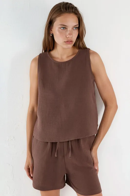 Sleeveless Muslin Blouse & Shorts Two-Piece Set