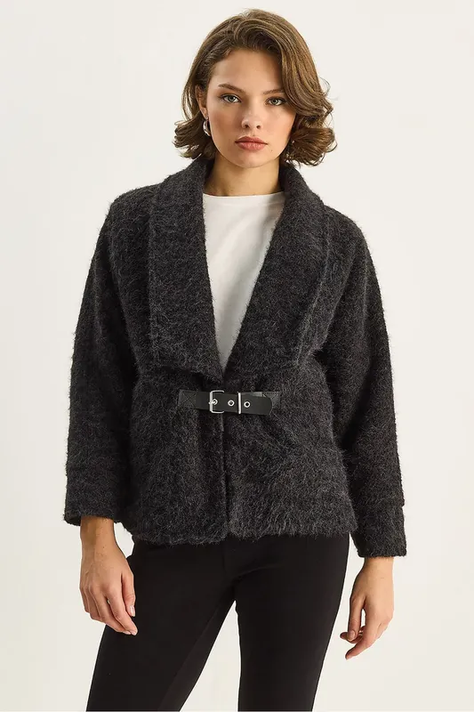 Coat with Belt Detail - Bianco Lucci