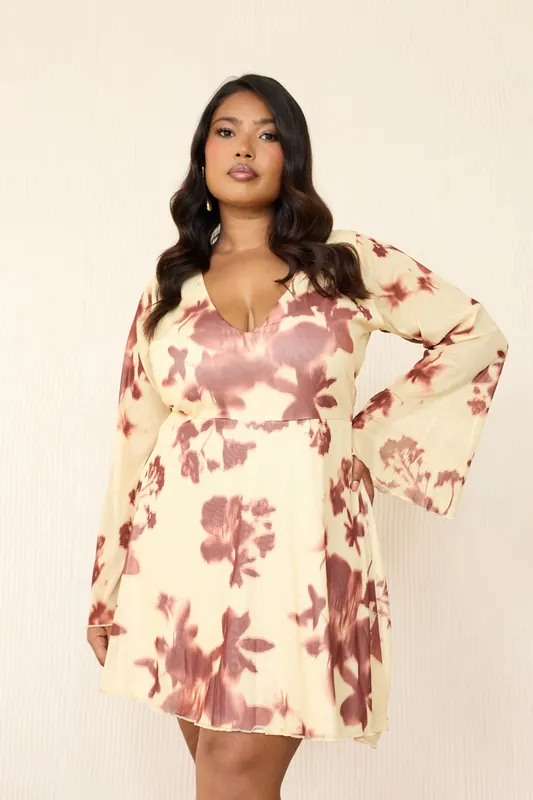 Curve Floral Print Flare Sleeve Butter Milk Mini Skater Dress - FASHION-SZN