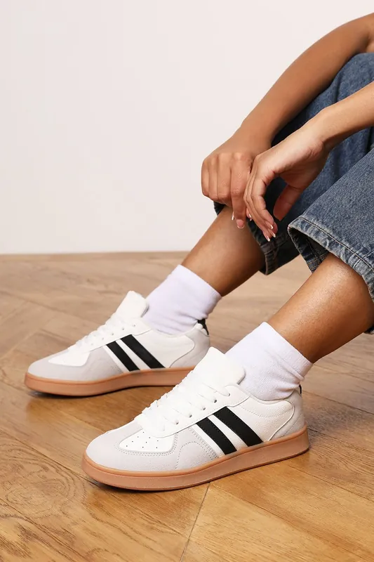 Xia' Classic retro lace up trainer with stripes - Where's That From