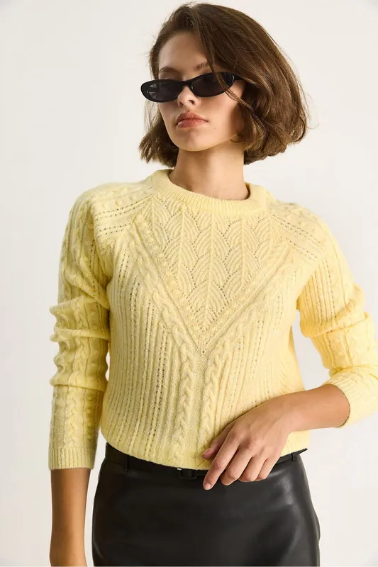 Patterned Thick Crew Neck Sweater - Bianco Lucci