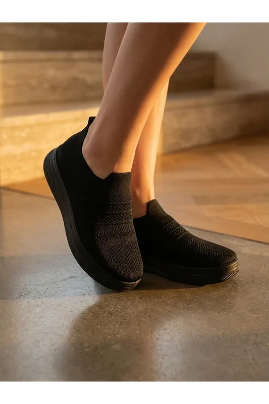 Grace Knit Slip On Trainers - IKRUSH