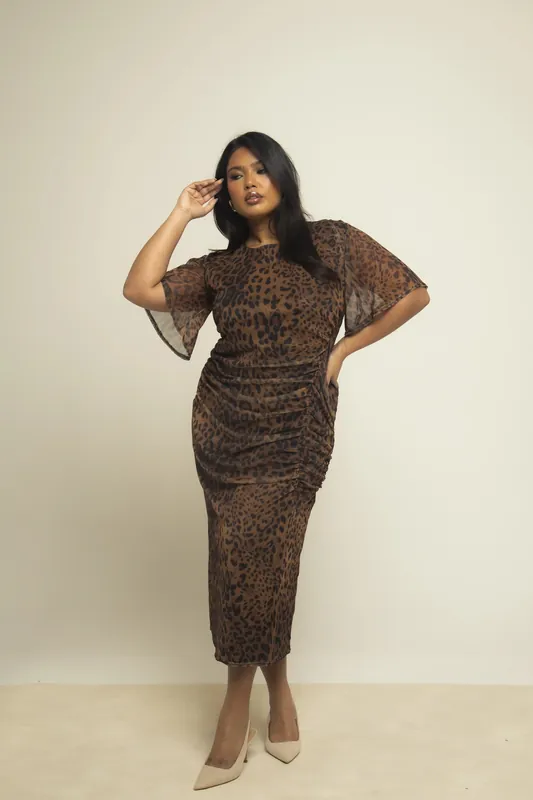 Curve Brown Leopard Print Flutter Sleeve Ruched Midi Dress - FASHION-SZN