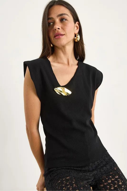 Textured V-Neck Sleeveless Blouse with Accessory Detail