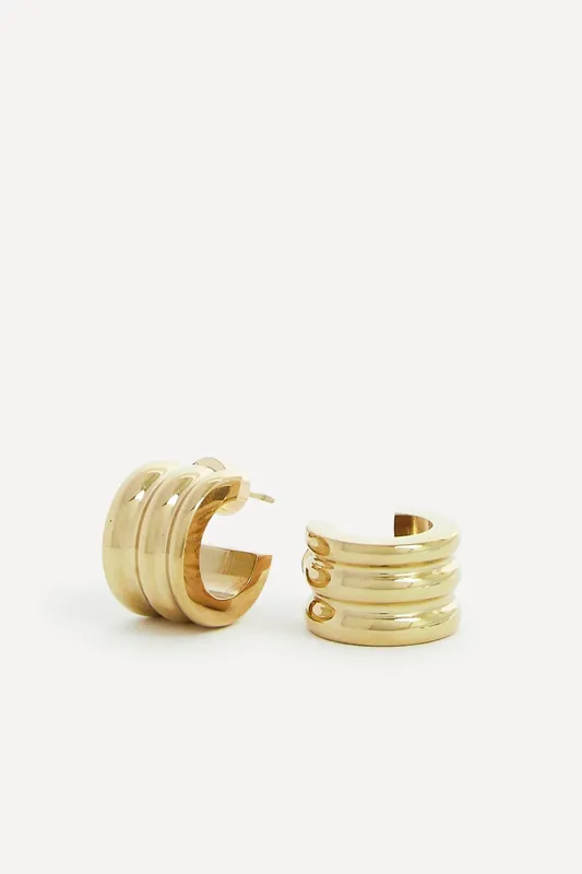 Noa Small Gold Ridge Hoop Earrings - Linzi