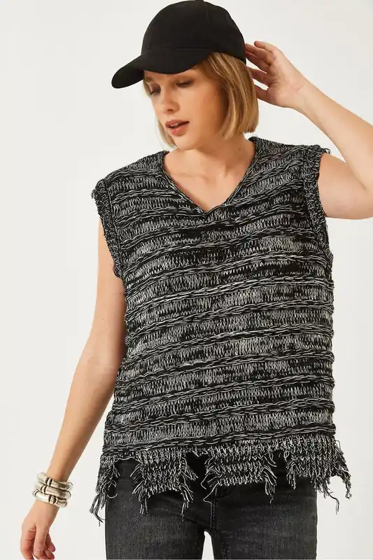 Textured V-Neck Sleeveless Sweater Vest with Frills