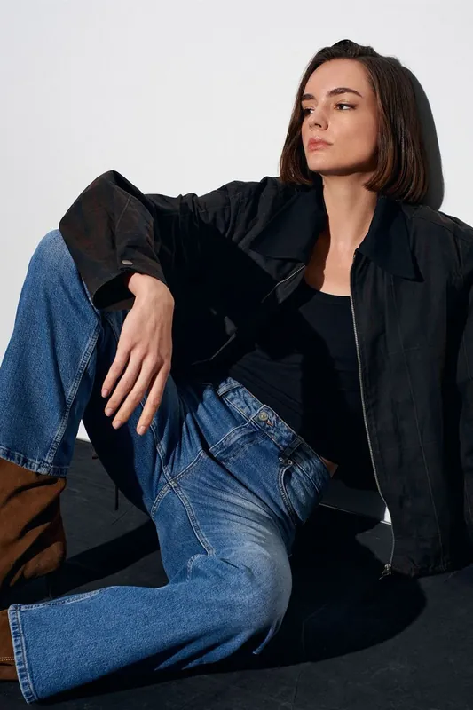 Women’s High-waist Wide-leg Jeans