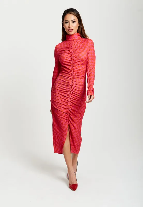 Distorted Houndstooth Print Fitted Midi Dress With High Neck & Ruching Detail - Liquorish