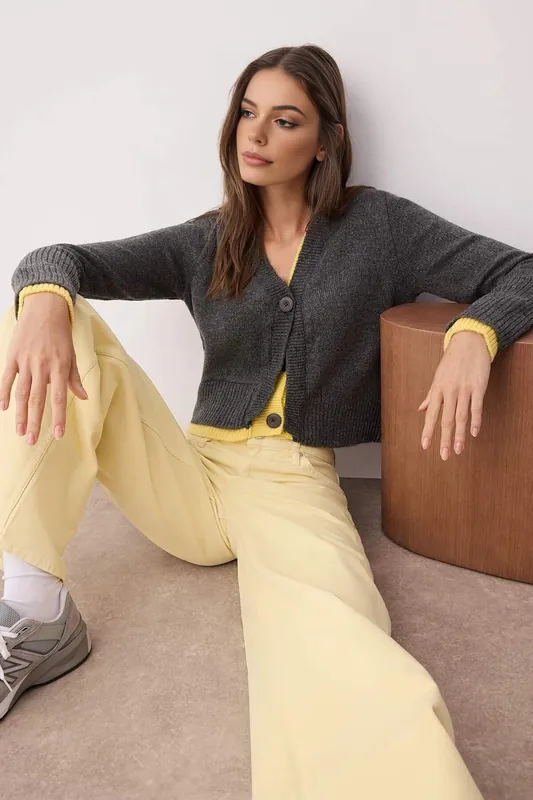 Contrast Trim V-Neck Cropped Knit Cardigan