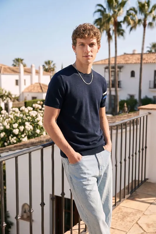Casual Round Neck T-Shirt with Contrast Sleeve Accent