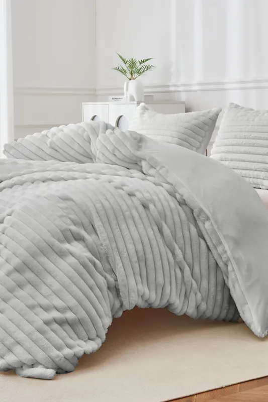 Super Soft Luxury Faux Fur Stripe Duvet - Ezysleep