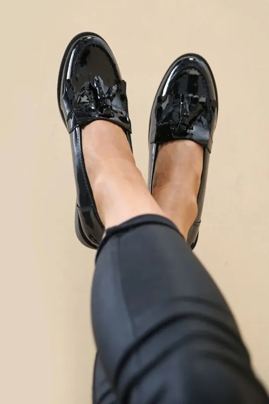 Black Slip On Flat form Loafer Shoes With Tassel - Femme Luxe