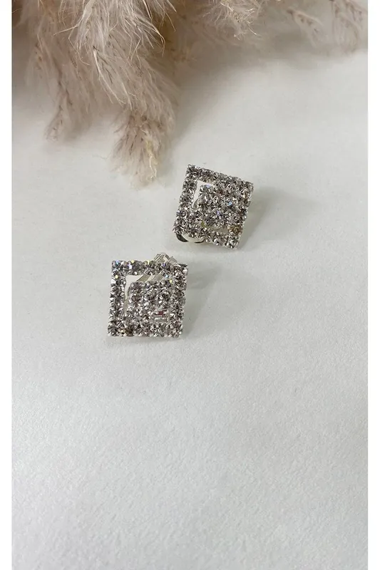 Lilah Embellished Earrings - IKRUSH