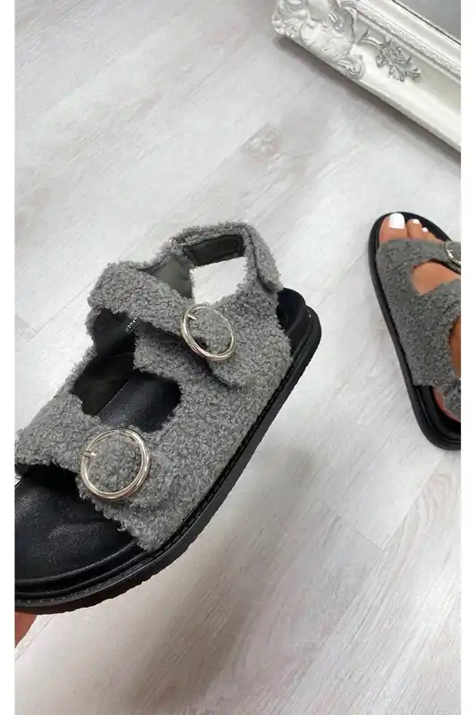 Zahra Faux Fur Double Buckle Sliders - IKRUSH