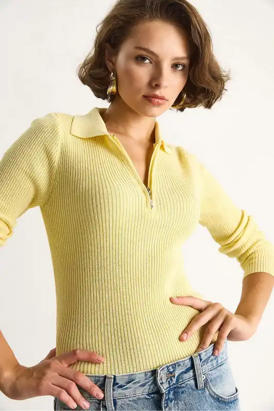 Sweater with Zipper Collar - Bianco Lucci