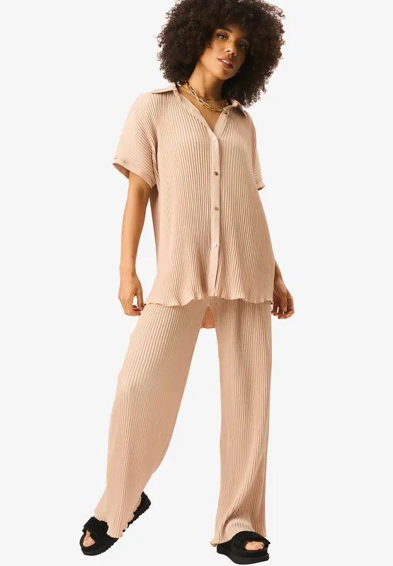 Beige Plisse Short Sleeve Oversized Shirt - Gini London