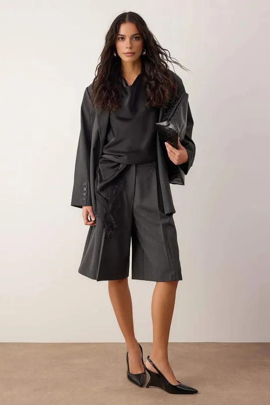 High Waist Tailored Bermuda Shorts with Pleats - WOVCOR