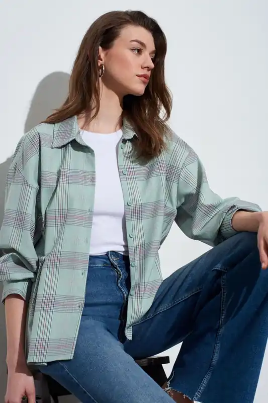Oversized Plaid Woven Shirt - Dilvin