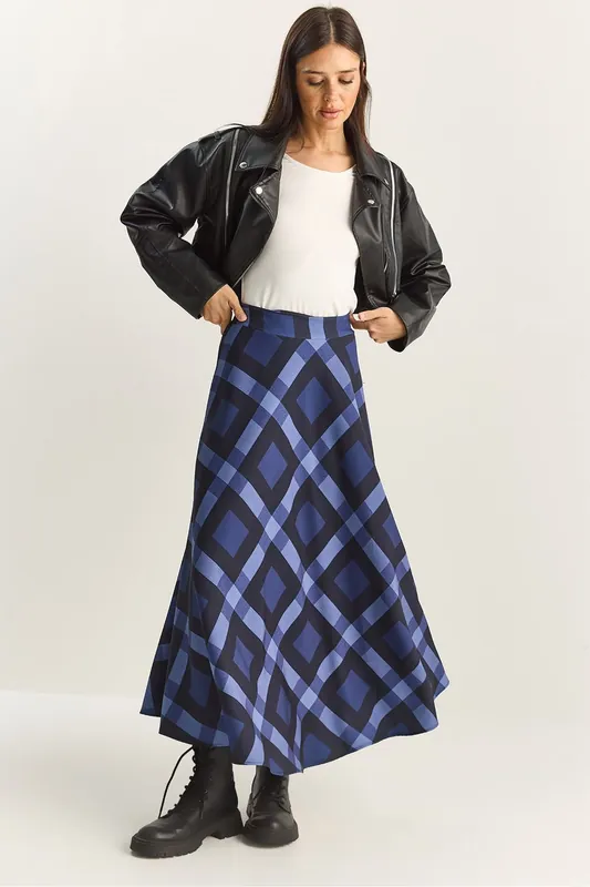High Waist Midi Skirt in Plaid Checkered Pattern - Bianco Lucci