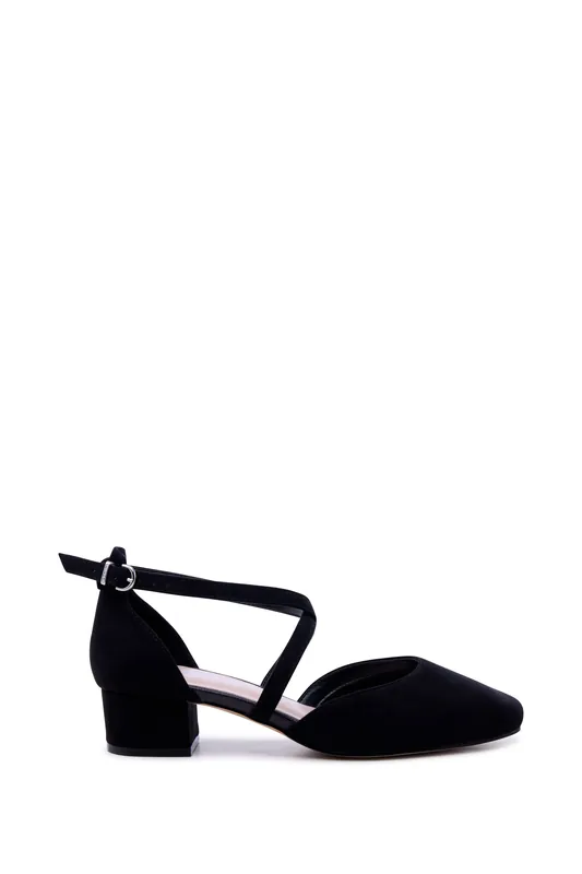 Gemma' Wide Fit Cross Front Low Heel Shoes - Paradox London