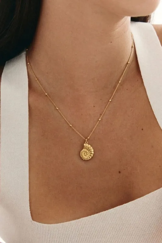 Gold Plated Shell Pendant Necklace - Serla