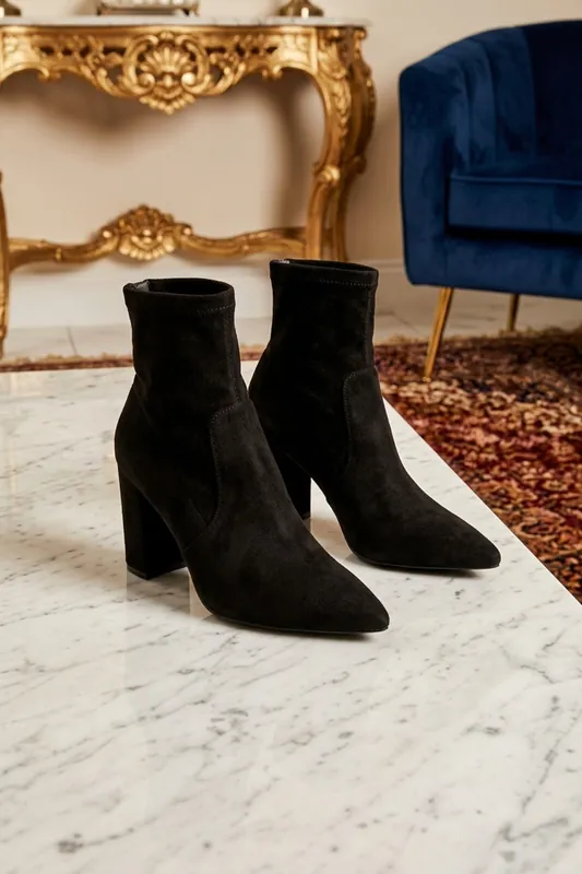 Chunky Heel Ankle Western Boots - Femme Luxe
