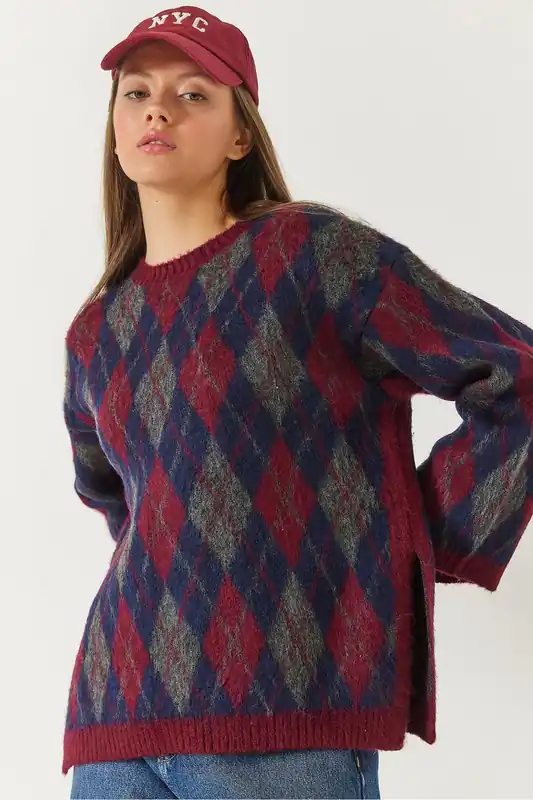 Crew Neck Slit Knit Sweater in Baklava Pattern - Bianco Lucci