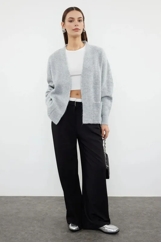 Soft Textured Pocket Detailed Knit Cardigan - WOVCOR