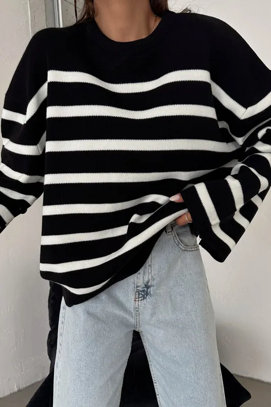 Striped Crew Neck Oversized Sweater - Hiccup