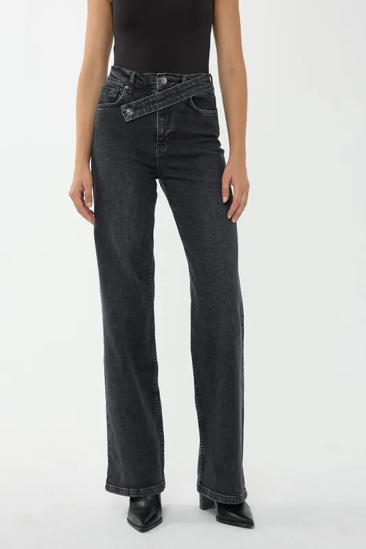 High Waist Belt Detailed Straight Leg Jeans - Hiccup