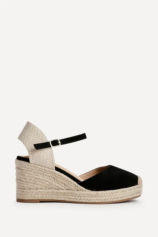 Present Black Closed Toe Wedges - Linzi
