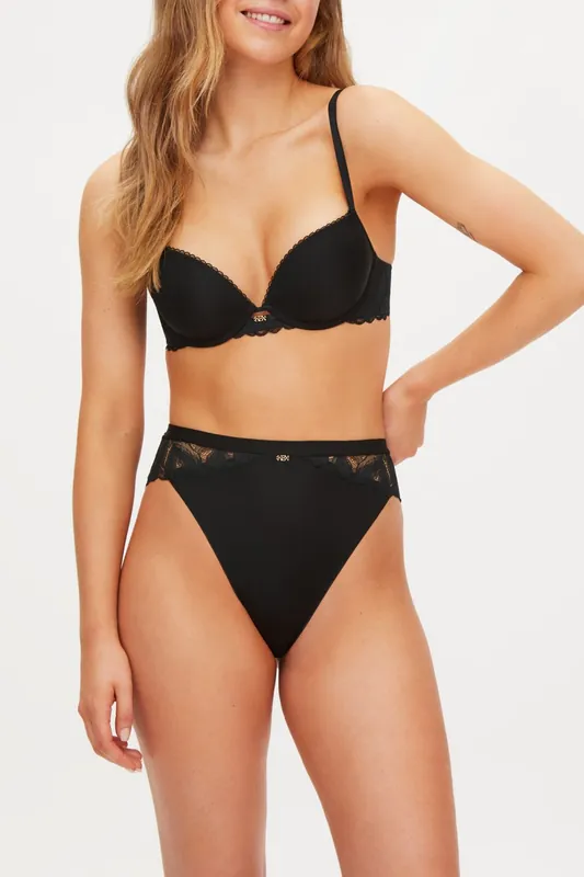 Harper Smooth Padded Plunge Bra - Knickerbox