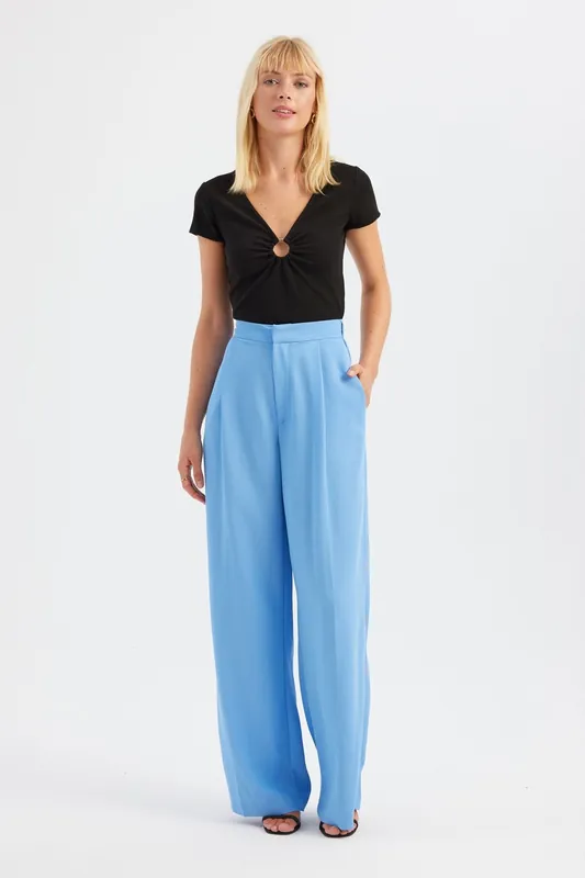 V Neck Short Sleeve Top with a Ruched Detail - Hiccup