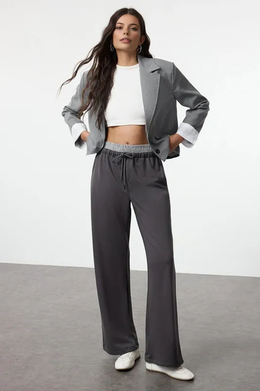 Drawstring Wide Leg Relaxed Knit Joggers - WOVCOR