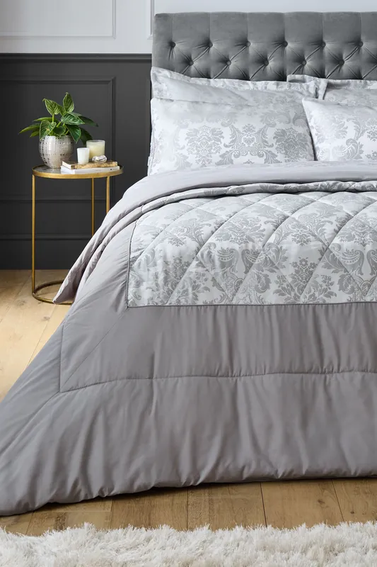 'Damask Jacquard' Bedspread - Catherine Lansfield