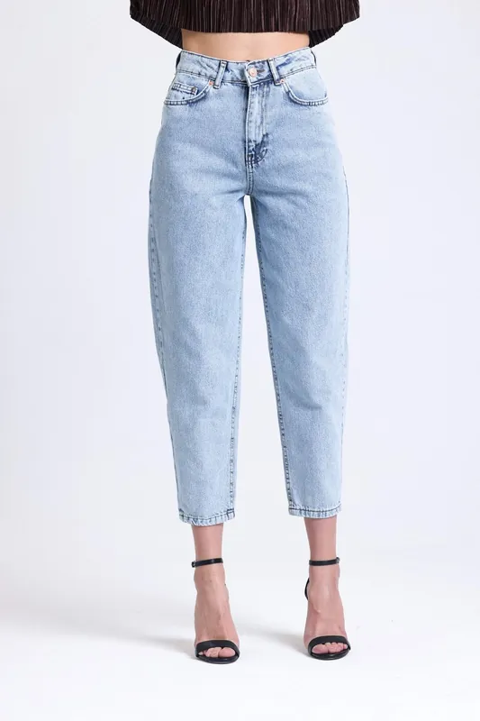 High Waist Mom-fit Jeans