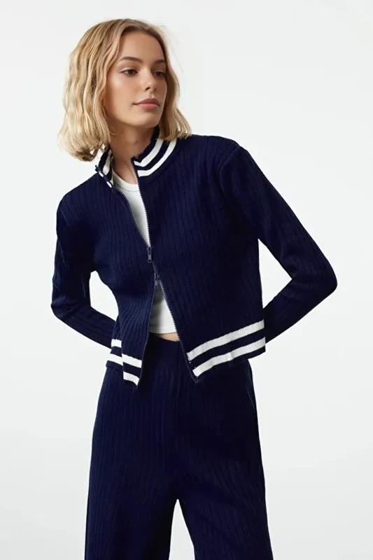 2-Piece Set Zip-Up Knit Cardigan & Wide Leg Pants