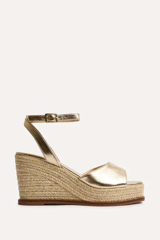 Scene Gold Wedge Sandals - Linzi