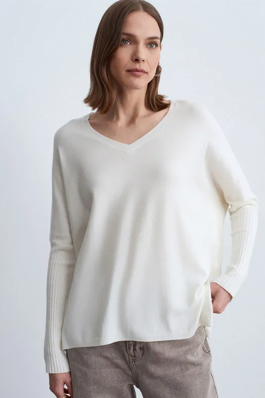Women's V-neck Ribbed Knit Sweater