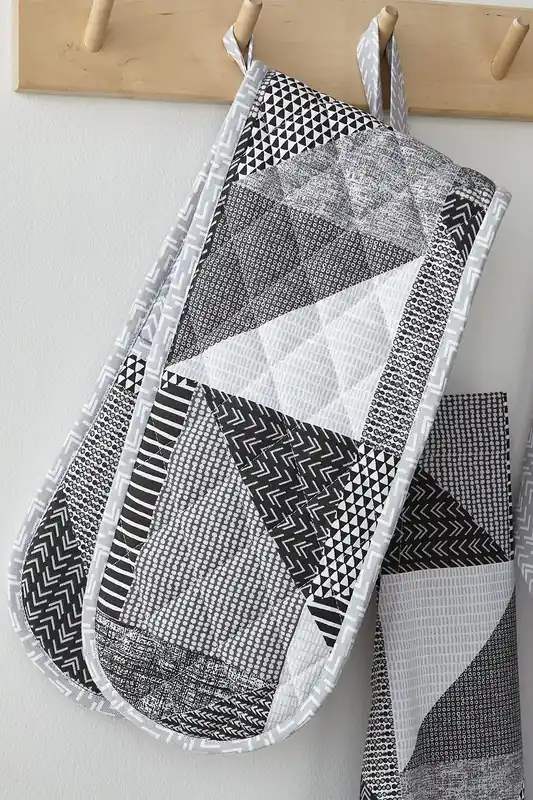 'Larsson Geo' Double Oven Glove - Catherine Lansfield