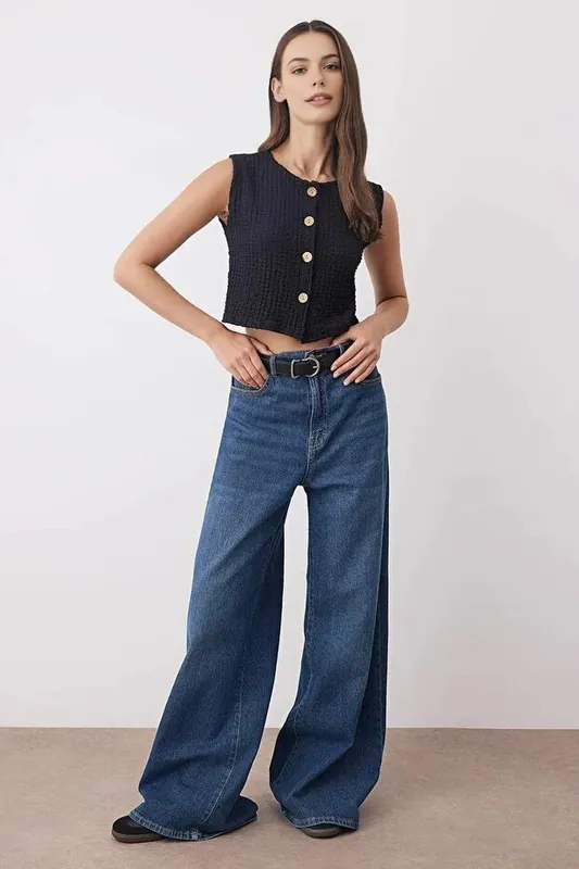 Textured Button Front Cropped Knit Vest - WOVCOR