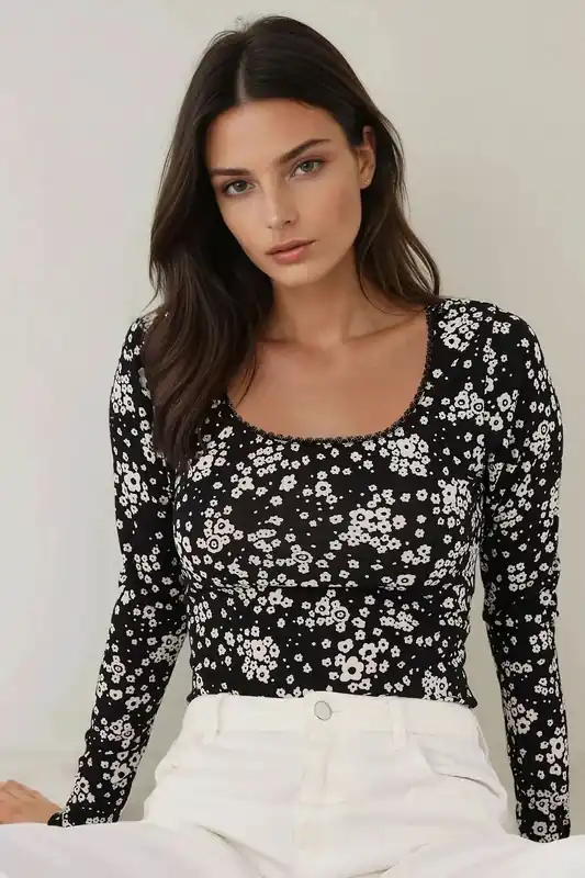Printed Slim Fit Crew Neck Top - Hiccup